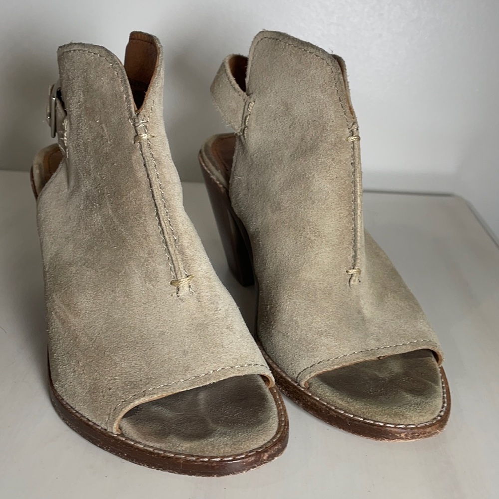 Frye Carolina Ash peep toe bootie (shootie) 6.5
